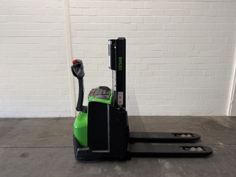 Cesab E-Doppelstockstapler gebraucht kaufen 
